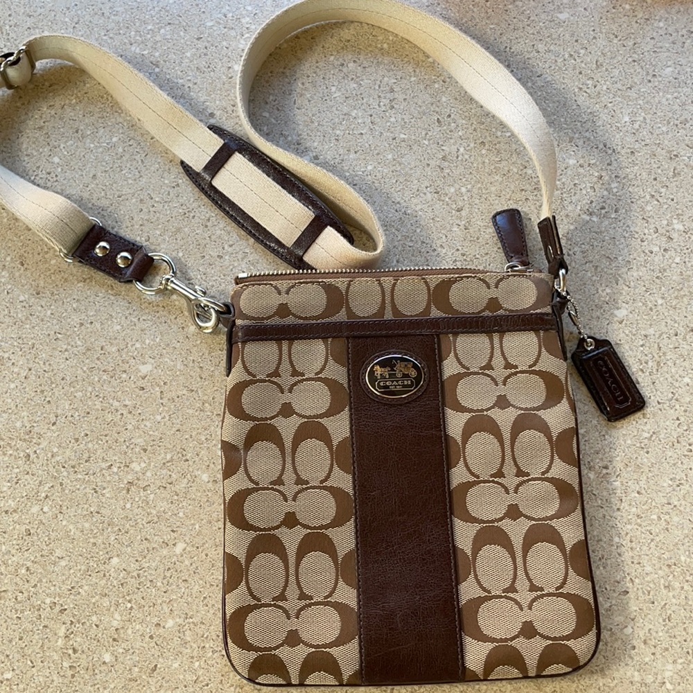 Coach signature C crossbody